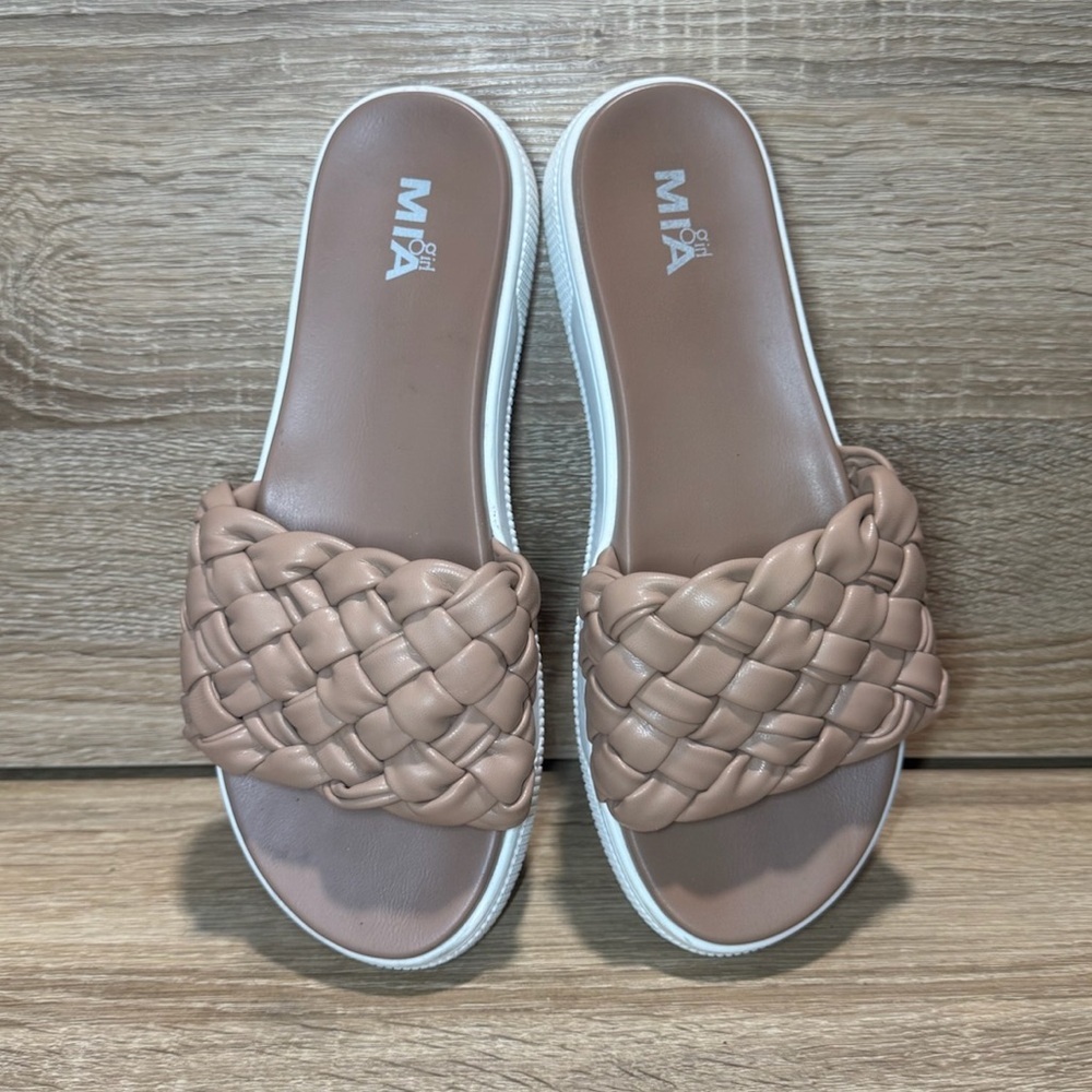 MIA girls size 5 Shoes Woven braided faux leather Slide platform Chunky Sandals